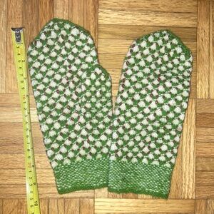 Hand-knitted 100% Wool Mittens made in Estonia, New